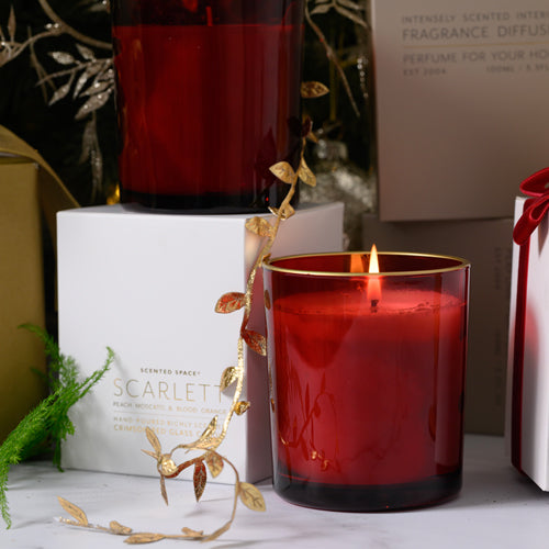 Scarlett Red Candle 300g APSLEY AND COMPANY
