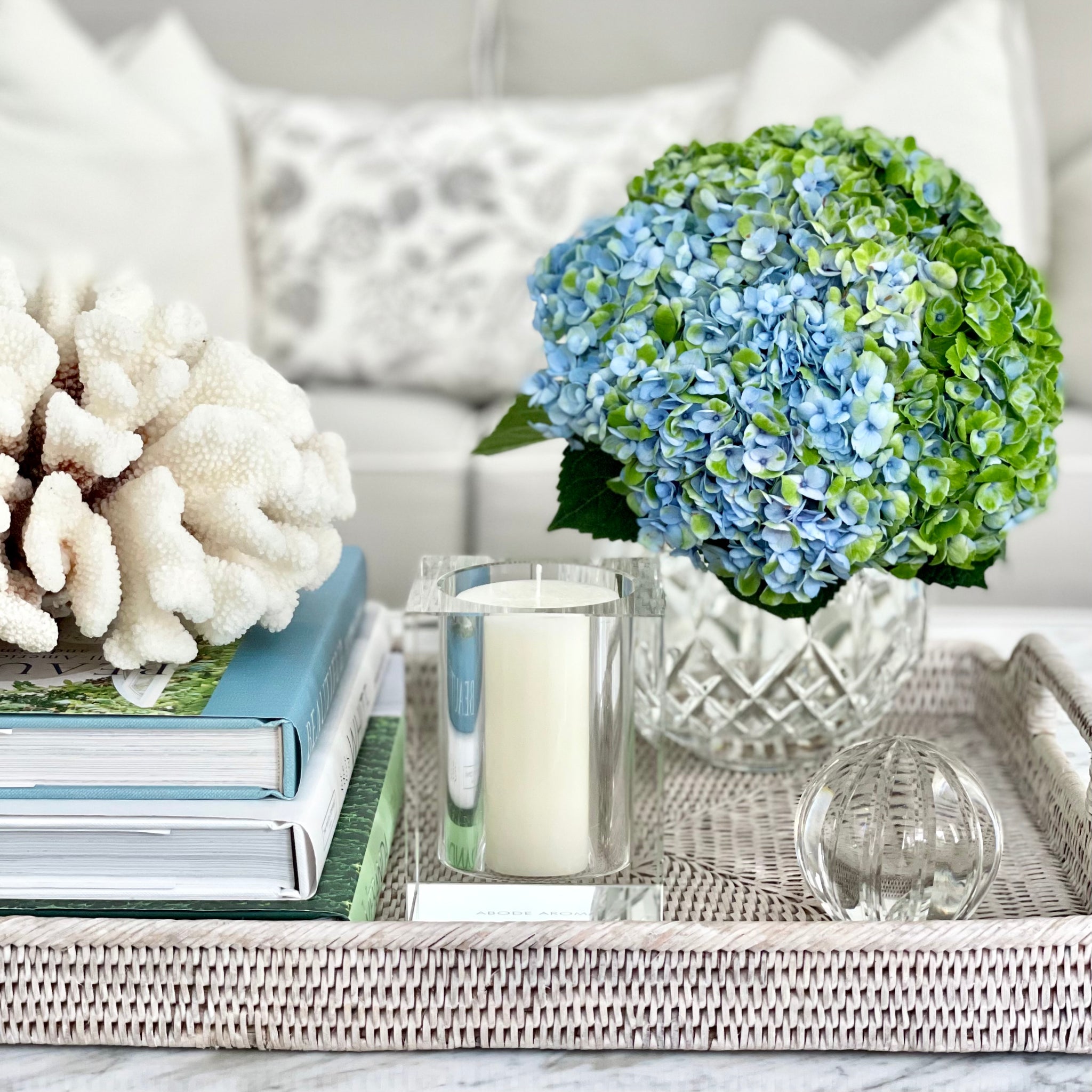 Fresh White Linen Candle Abode Aroma Crisp White Linen 220g Bevelled